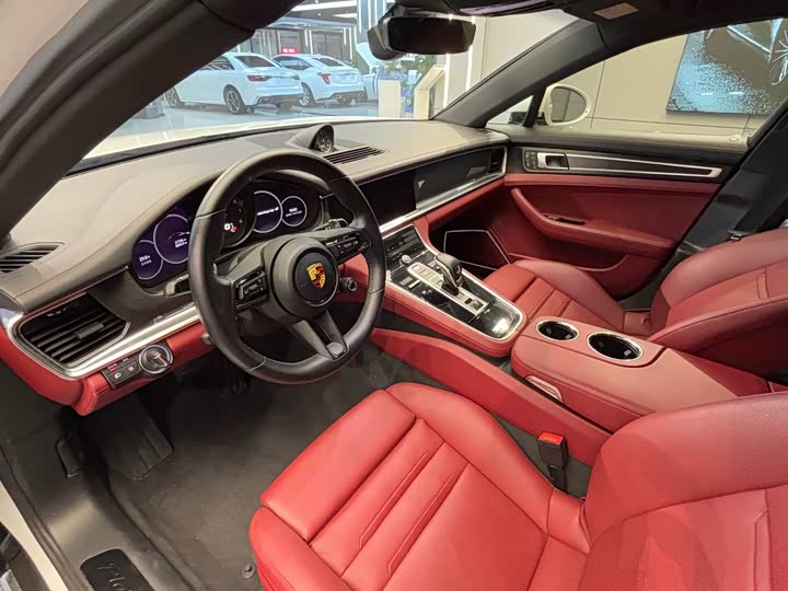 Фото 7 - Porsche Panamera