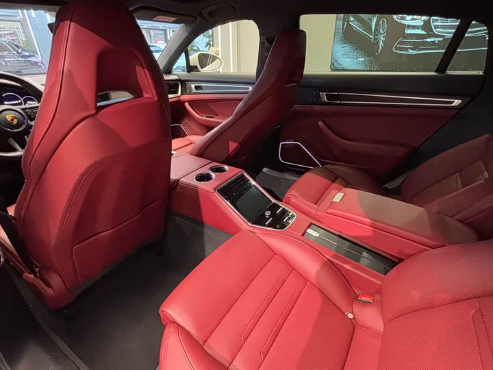 Фото 9 - Porsche Panamera