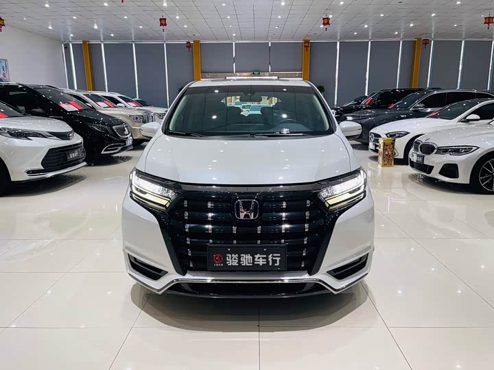 Фото 2 - Honda Elysion