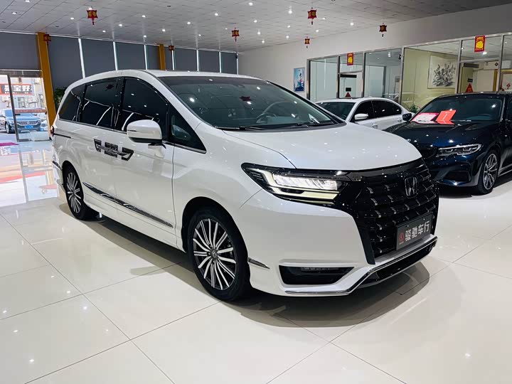 Фото 3 - Honda Elysion