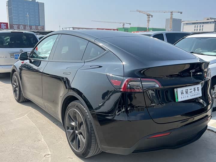 Фото 3 - Tesla Model Y