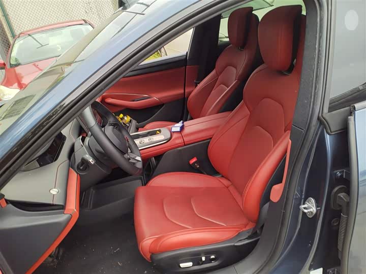 Фото 15 - Xiaomi SU7