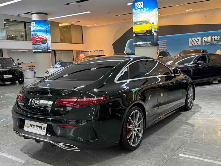 Фото 4 - Mercedes-Benz E-Class