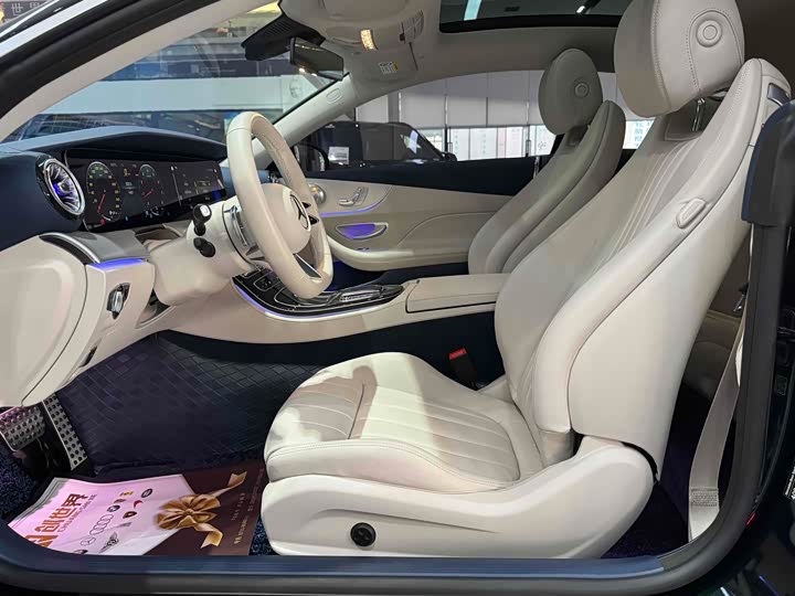 Фото 7 - Mercedes-Benz E-Class