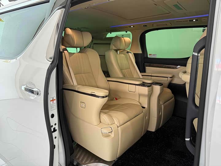 Фото 11 - Toyota Alphard