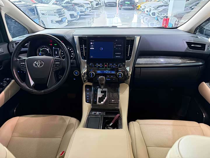 Фото 14 - Toyota Alphard