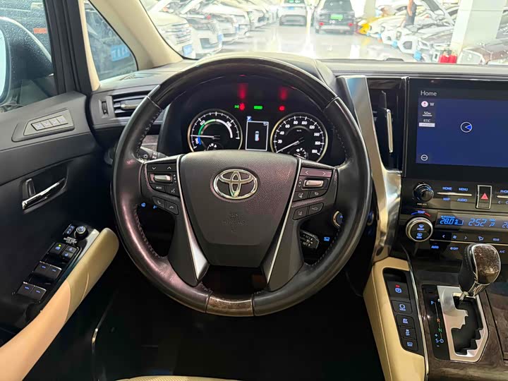 Фото 15 - Toyota Alphard