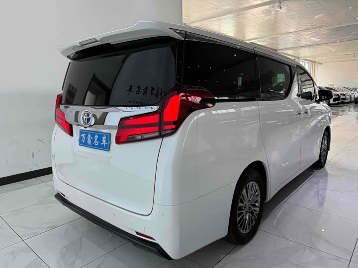 Фото 21 - Toyota Alphard