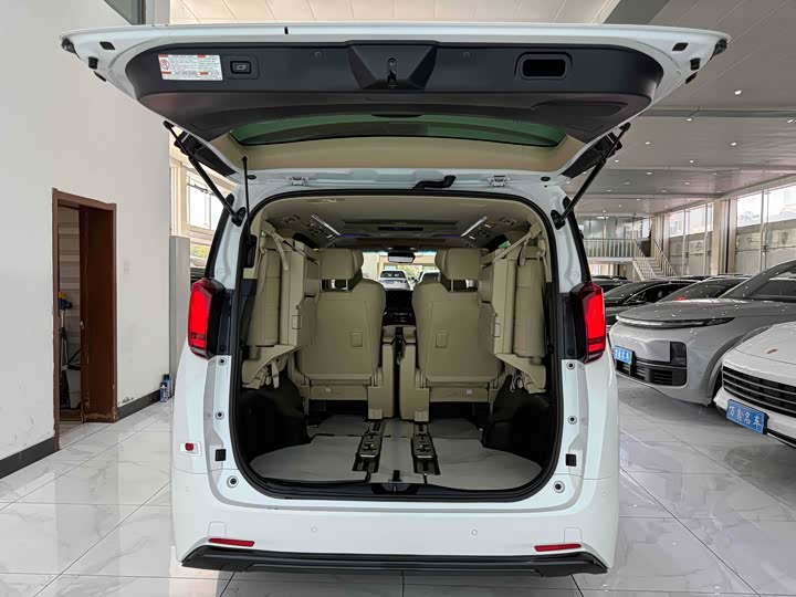Фото 22 - Toyota Alphard