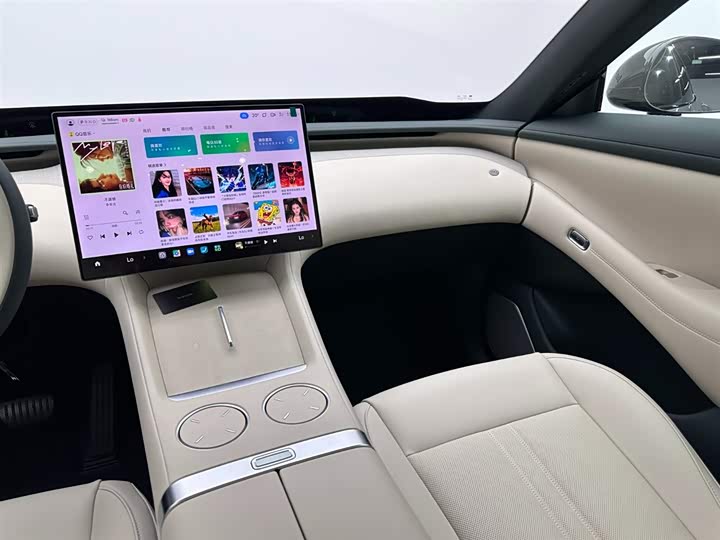 Фото 13 - Xiaomi YU7