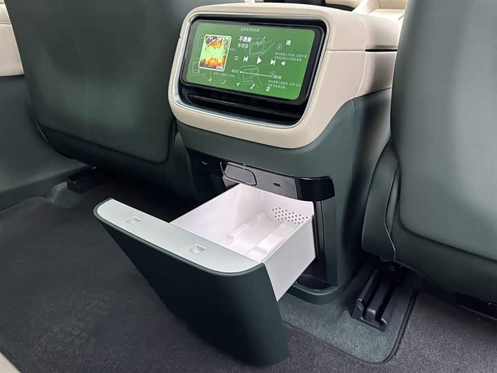 Фото 20 - Xiaomi YU7