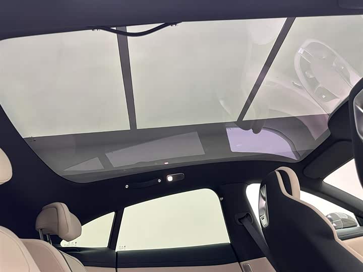 Фото 23 - Xiaomi YU7