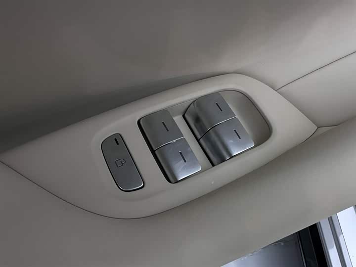 Фото 24 - Xiaomi YU7