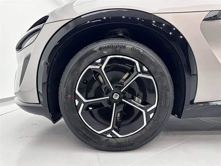 Фото 31 - Xiaomi YU7