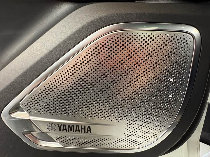 Фото 14 - Zeekr 001