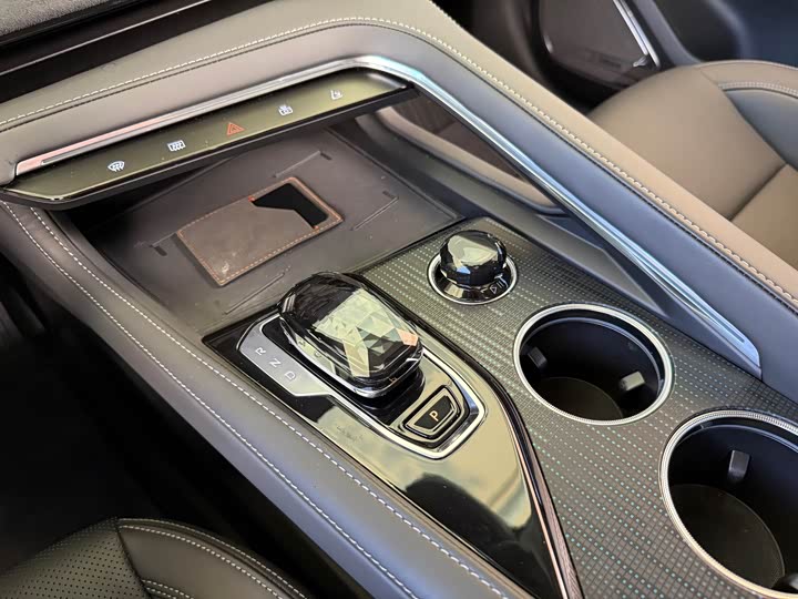 Фото 18 - Zeekr 001