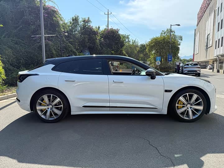 Фото 5 - Zeekr 001