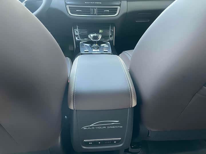 Фото 10 - BYD Song Max Hybrid