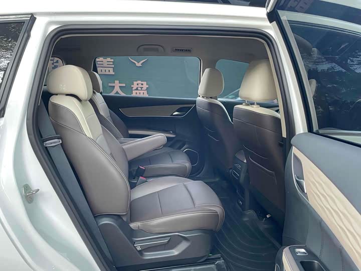 Фото 18 - BYD Song Max Hybrid