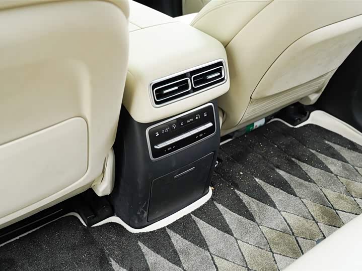 Фото 10 - LiXiang L7