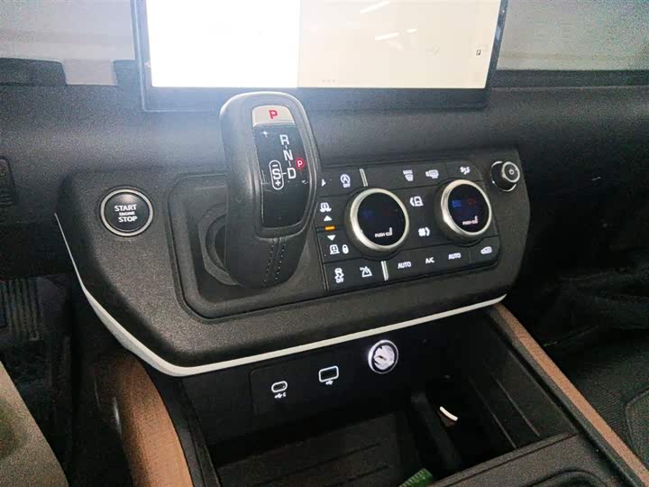 Фото 14 - Land Rover Defender