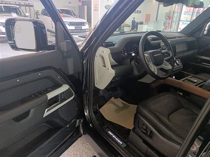 Фото 16 - Land Rover Defender