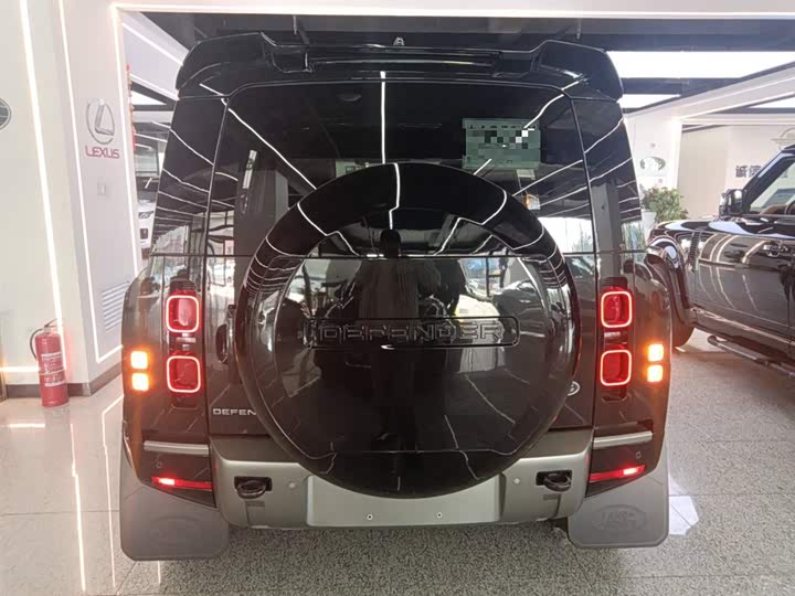 Фото 6 - Land Rover Defender