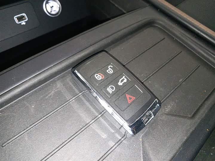 Фото 9 - Land Rover Defender