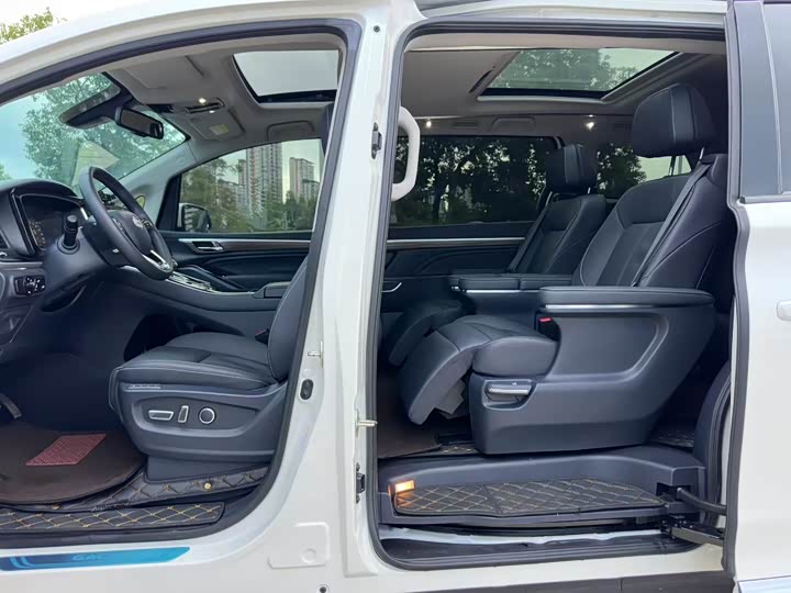 Фото 10 - GAC Trumpchi M8