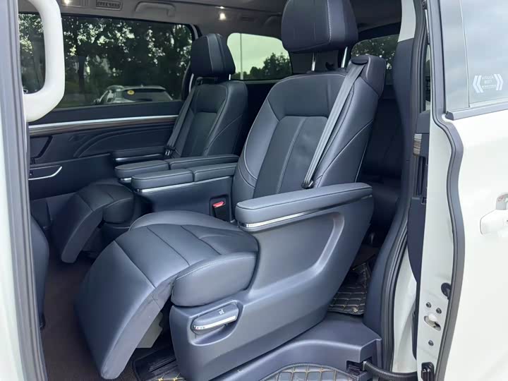 Фото 7 - GAC Trumpchi M8