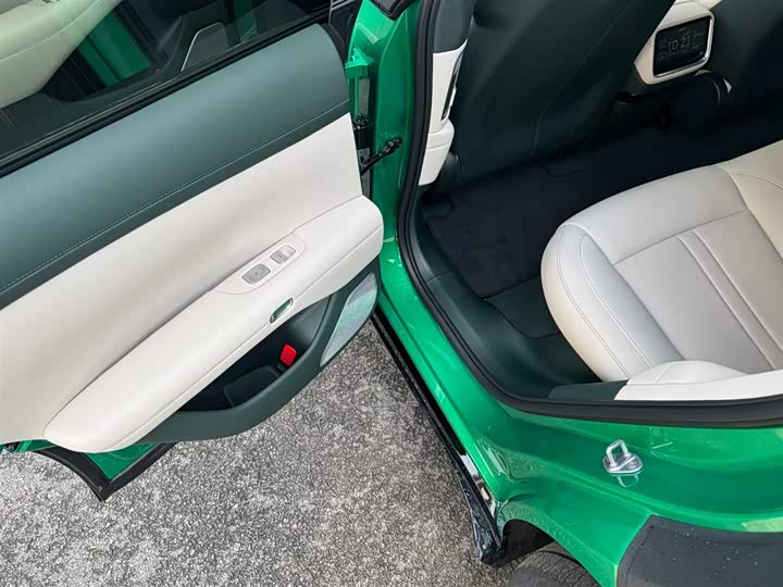 Фото 26 - Xiaomi YU7