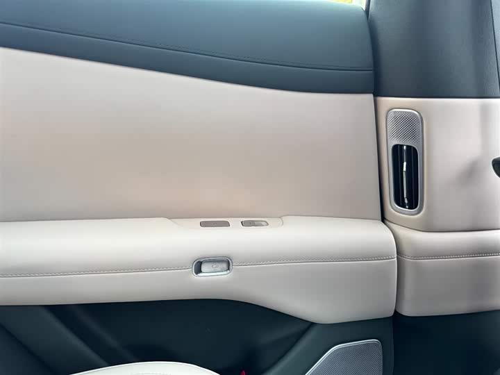 Фото 9 - Xiaomi YU7