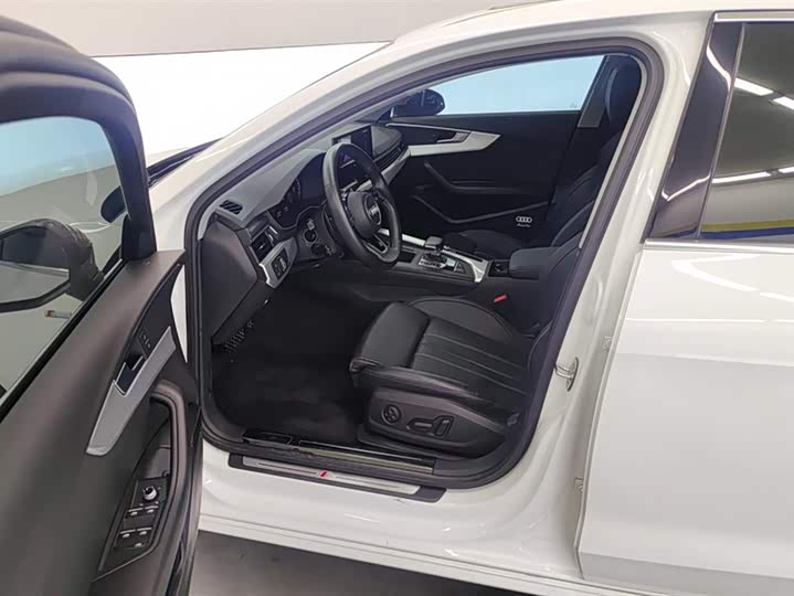 Фото 9 - Audi A4L