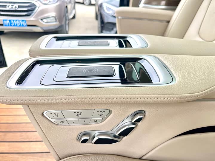 Фото 12 - Mercedes-Benz V-Class