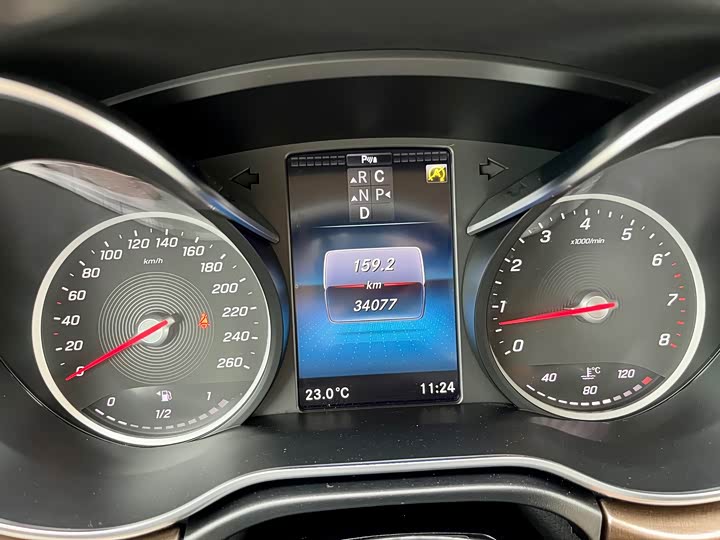 Фото 21 - Mercedes-Benz V-Class