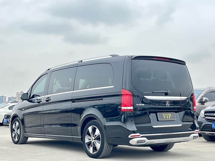 Фото 4 - Mercedes-Benz V-Class