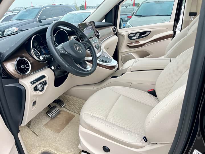 Фото 6 - Mercedes-Benz V-Class