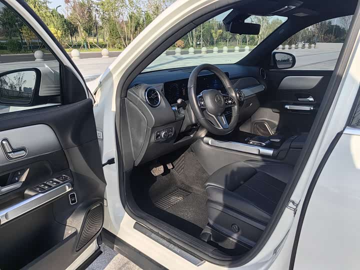 Фото 9 - Mercedes-Benz GLB-Class