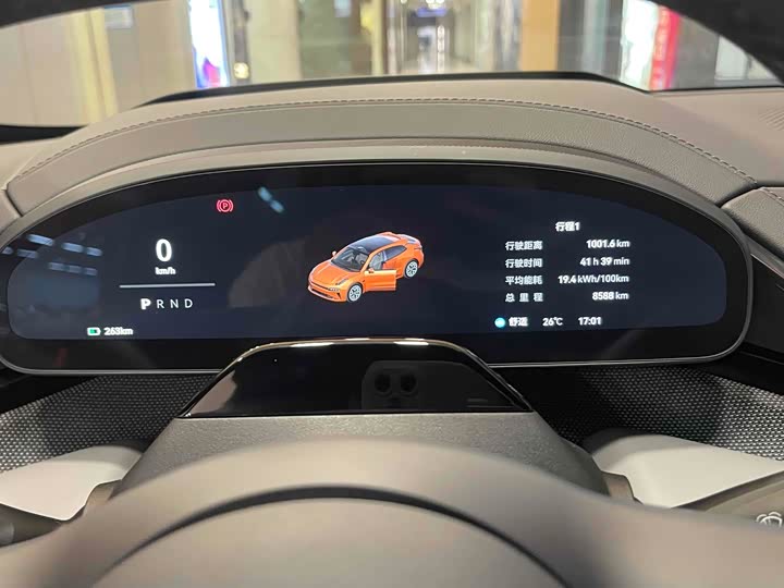 Фото 12 - Zeekr 001