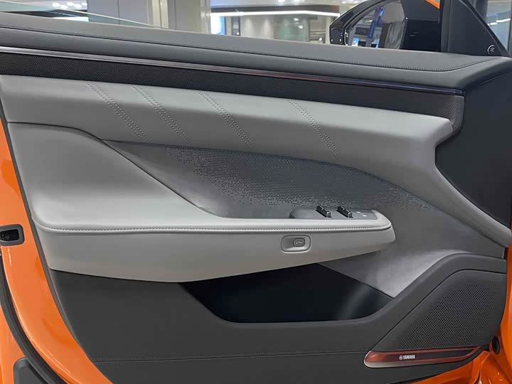 Фото 13 - Zeekr 001