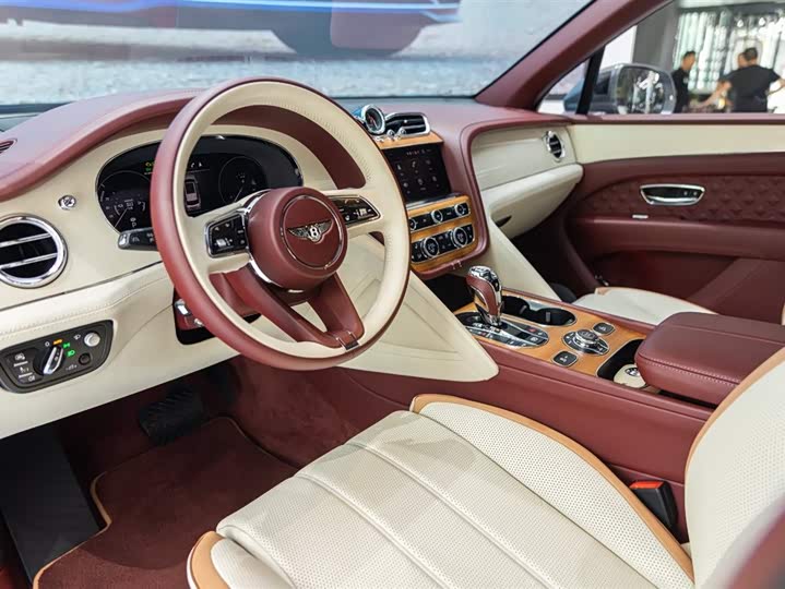 Фото 8 - Bentley Bentayga Hybrid