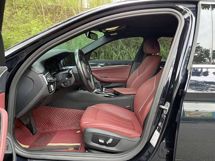 Фото 3 - BMW 5 Series