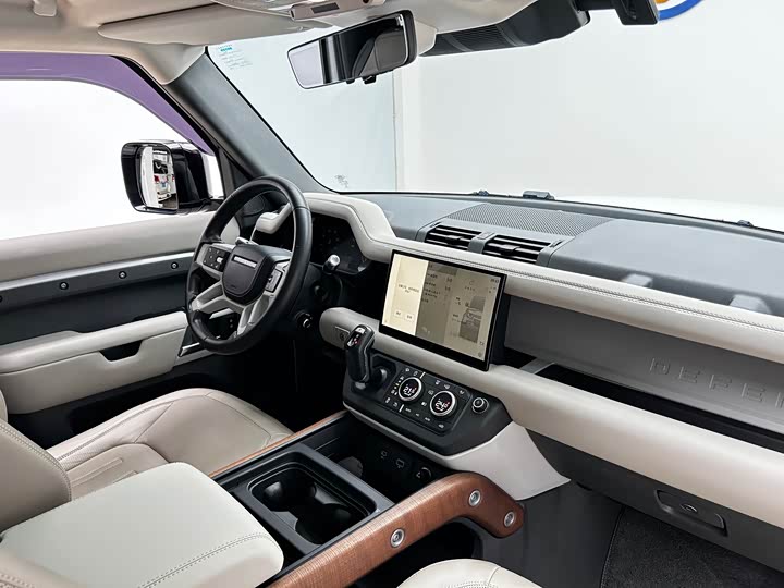 Фото 12 - Land Rover Defender