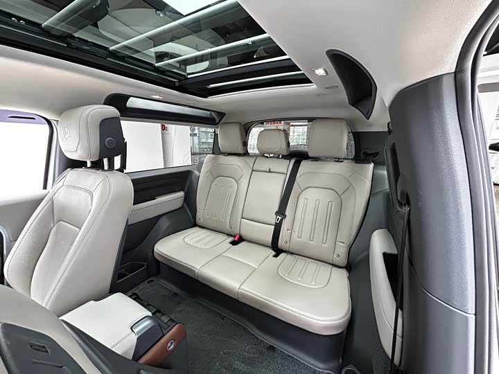 Фото 21 - Land Rover Defender