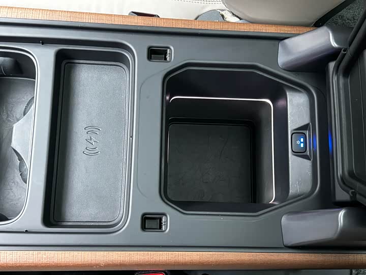 Фото 25 - Land Rover Defender