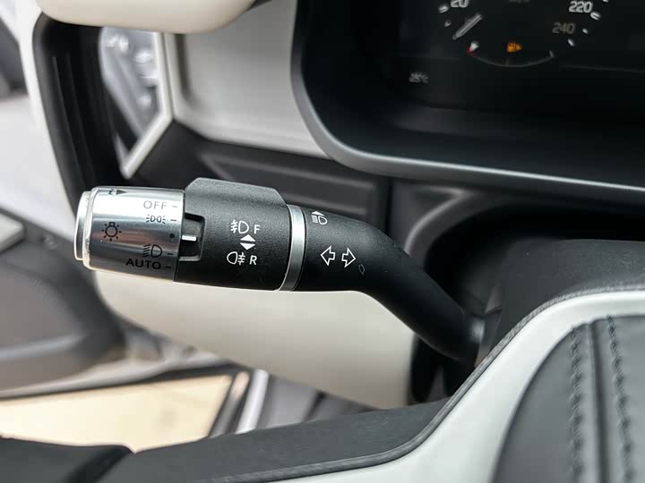 Фото 7 - Land Rover Defender