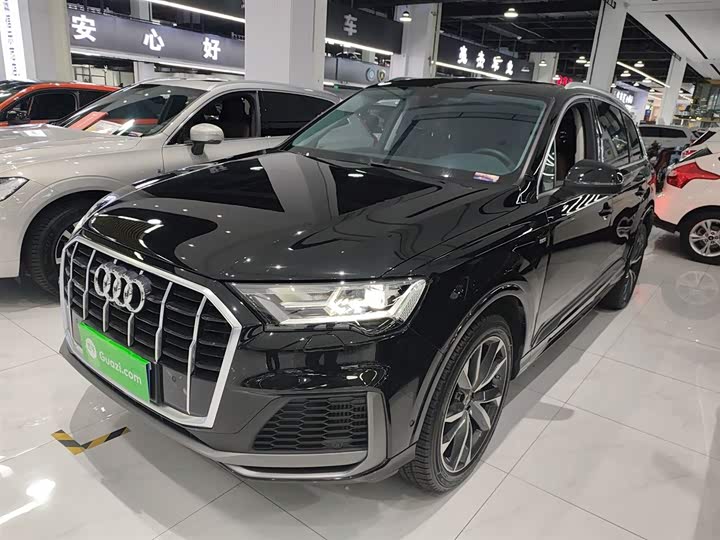 Фото 1 - Audi Q7