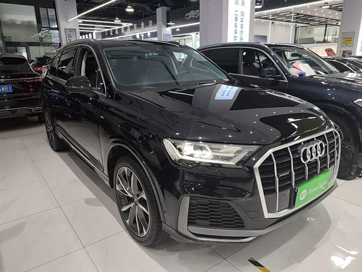 Фото 4 - Audi Q7