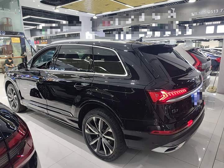 Фото 5 - Audi Q7