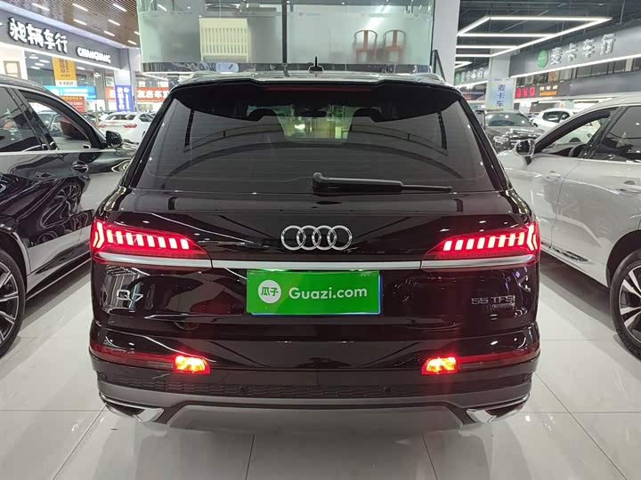 Фото 6 - Audi Q7